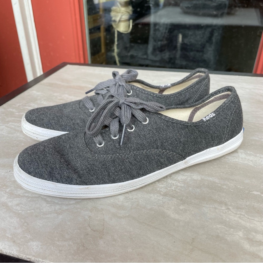 Keds graphite gray lace up sneaker shoes Women 7 EUC